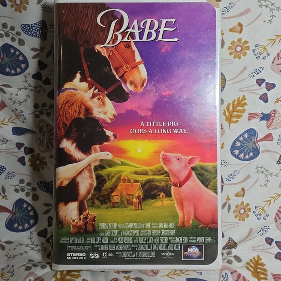 Other - MCA Universal Babe VHS Tape Kids Family Movie Purple Clamshell 1995 Vintage